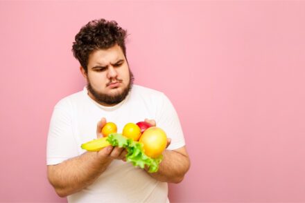 Les comportements alimentaires qui conduisent à l'obésité sont aussi la cause de carences