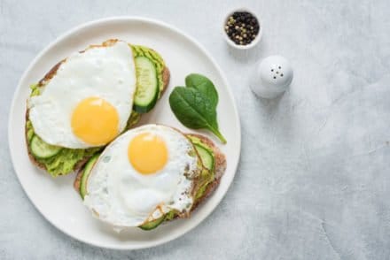 Les œufs entiers plus efficaces que le blanc d’œuf pour la masse musculaire