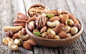 Les noix sont des aliments sains et recommandées pour la prévention du risque cardiovasculaire