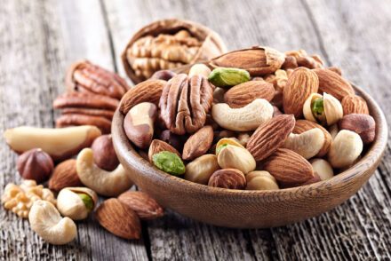 Les noix sont des aliments sains et recommandées pour la prévention du risque cardiovasculaire